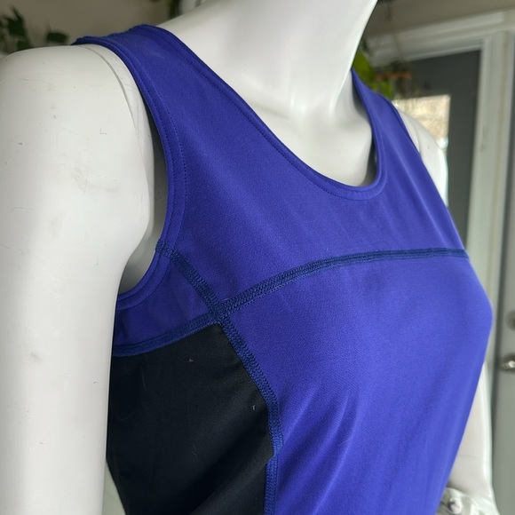 Vintage Y2K 1980s MEC small Women's purple Black Sleeveless work out/hike top - Picture 3 of 10